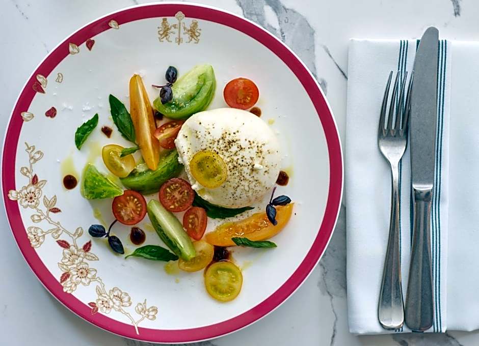 The Mitre, Hampton Court