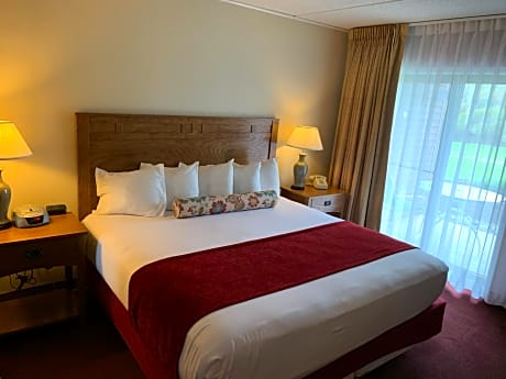 deluxe room, 2 queen beds