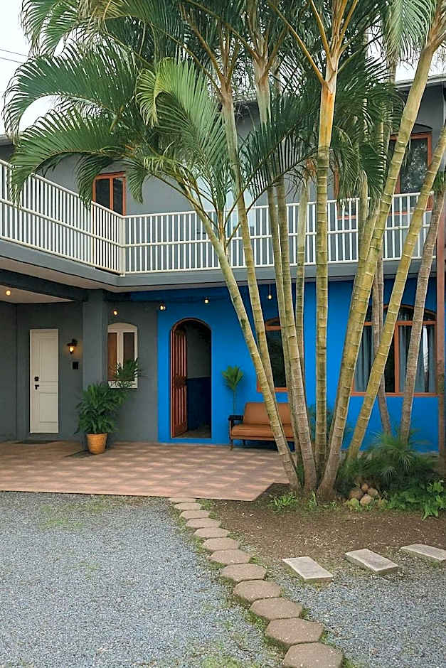 Fica, Vai ter Bolo Hostel