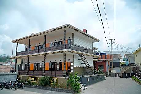 Parama Bromo Hotel