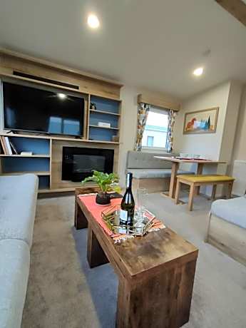 Luxury 3 Bedroom Caravan Near Edinburgh