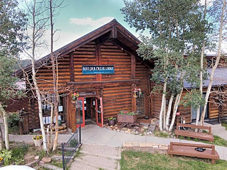 The Boulder Creek Lodge