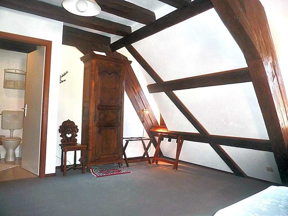 ADRIHOF à Riquewihr, Cour de l'Abbaye d'Autrey