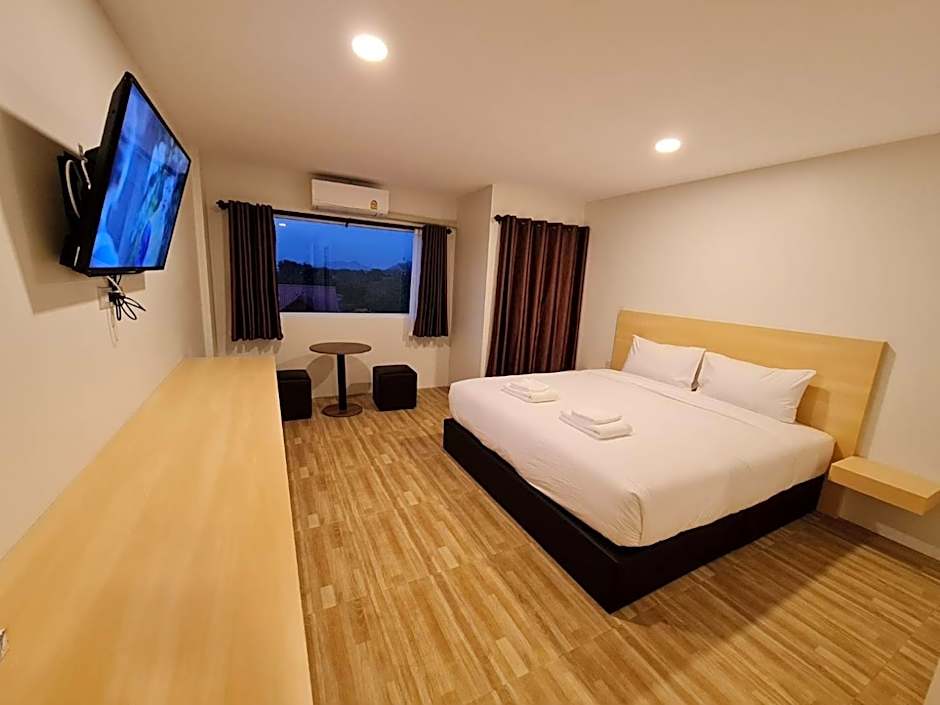 The charlotte smart hotel lopburi