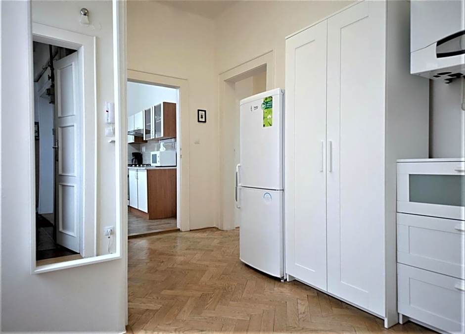 Angel City Aparthotel