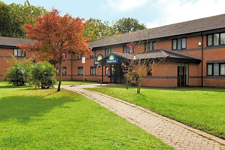 Days Inn by Wyndham Warwick North M40