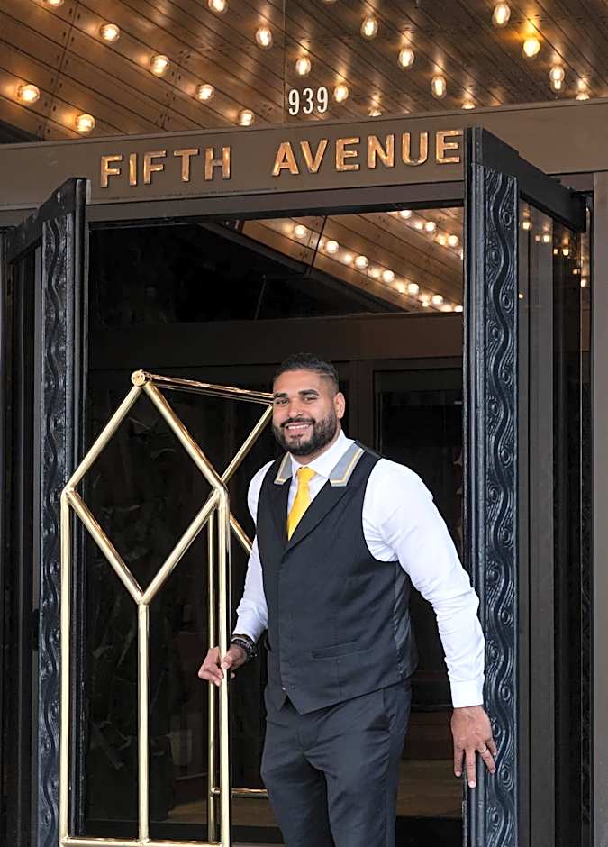 The Hotel Captain Cook