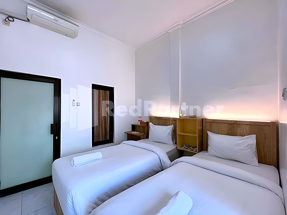 D Palma Near Lokananta Manahan Mitra RedDoorz