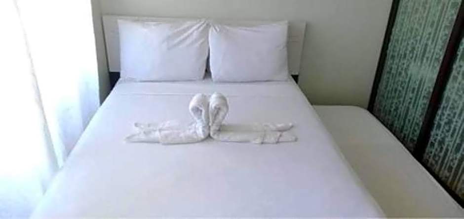 ONE OASIS B2 back of SM MALL free pool wifi