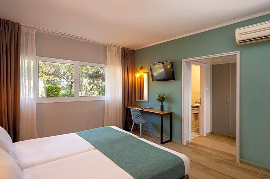 Photo 1 of 3 of Deluxe 1 Double Bed or 2 Beds