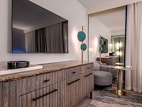 Two-Room King Suite - Hearing Access