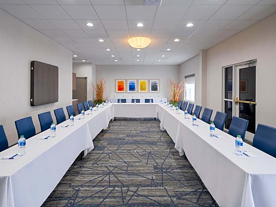 Holiday Inn Express & Suites Lakeland North - I-4 By IHG