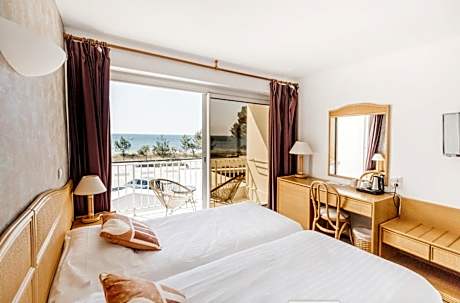 Double Room with Balcony and Sea View