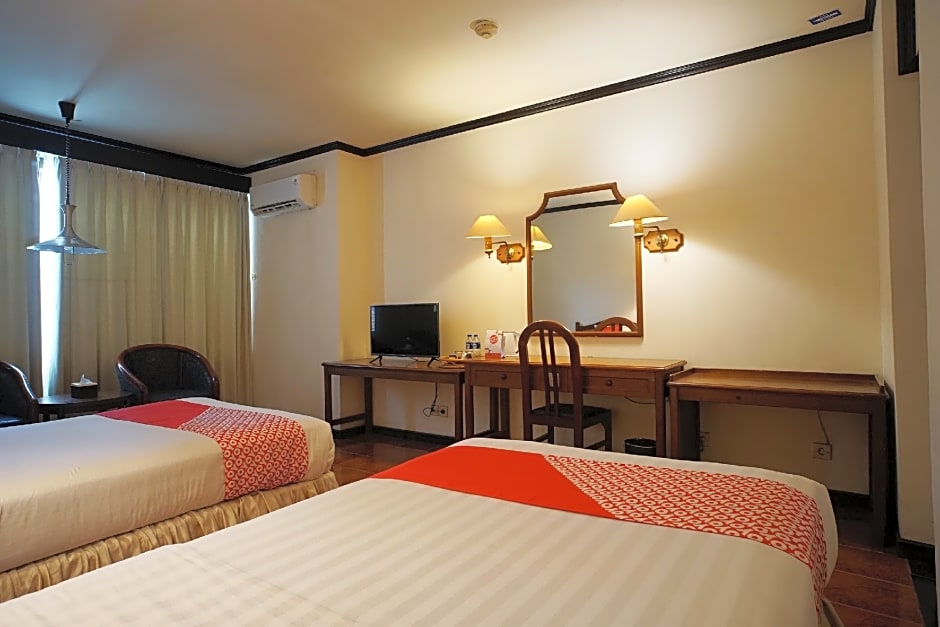 OYO 1735 Adika Bahtera Hotel