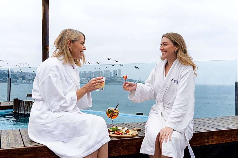 Radisson Blu Acqua Hotel & Spa Concon