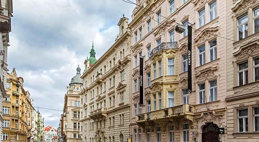 numa I Flow Rooms & Apartments