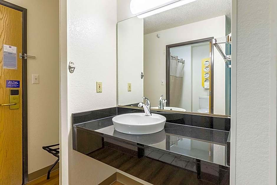 Motel 6-Indianapolis, IN - Southport