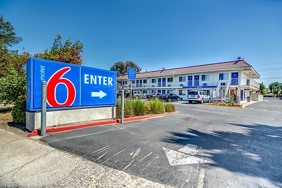 Motel 6-Stockton, CA - Charter Way West