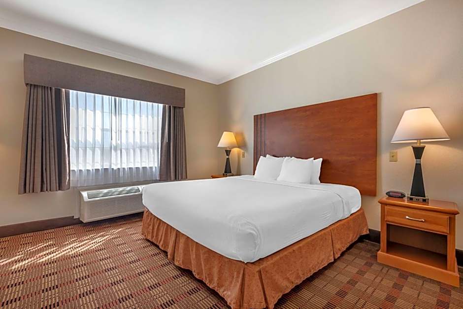 Best Western Clubhouse Inn & Suites