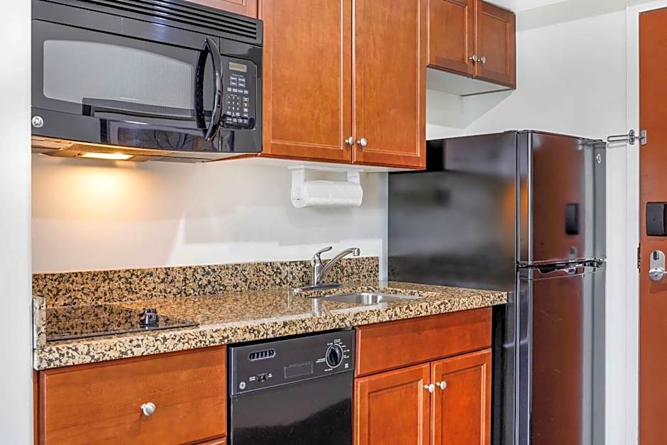 Days Inn & Suites by Wyndham Sherwood Park Edmonton