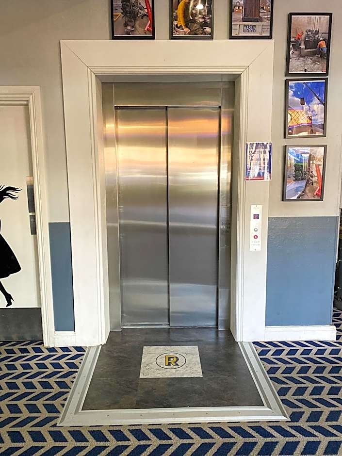 Romano's Hotel & Suites Wagga Wagga