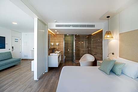 Junior Suite with Pool View - Single Use