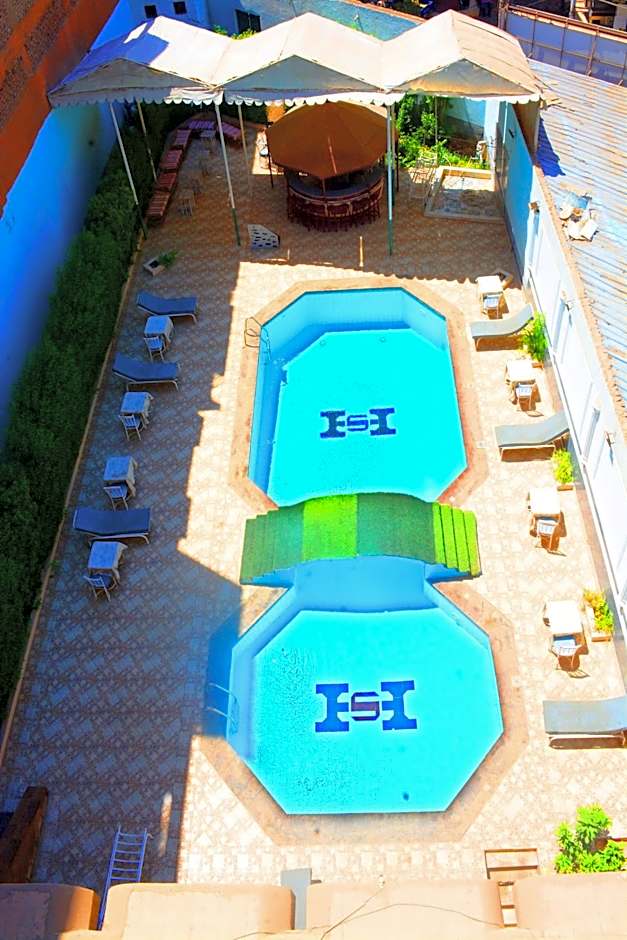 Shady Hotel Luxor
