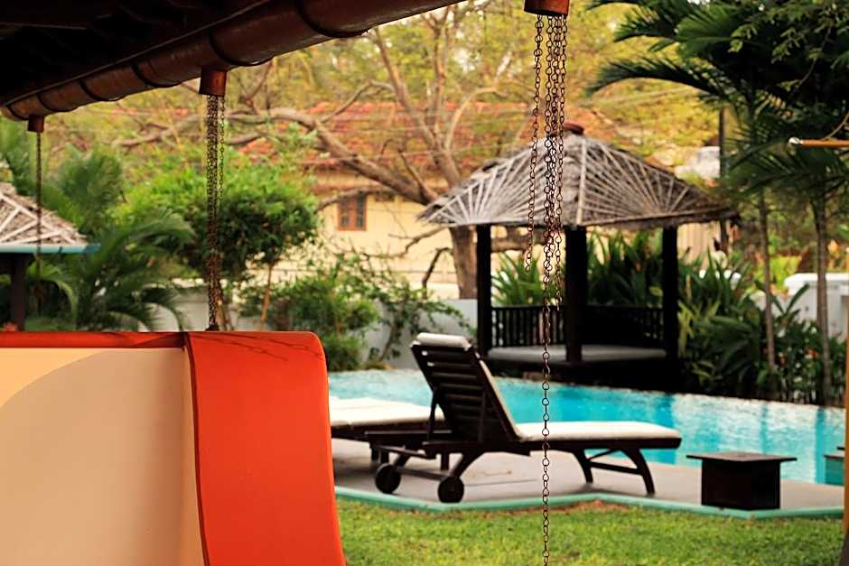 OLD LIGHTHOUSE BRISTOW HOTEL