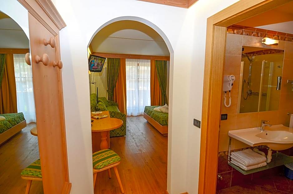 Photo 1 of 11 of 1 Double Bed or 2 Beds