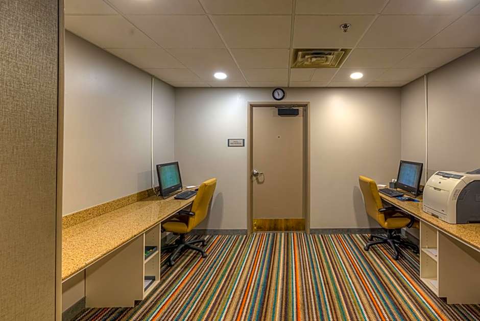 Country Inn & Suites by Radisson, Crystal Lake, IL