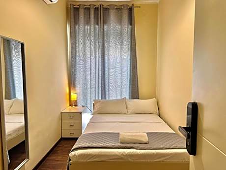 Single Room with Shared Bathroom