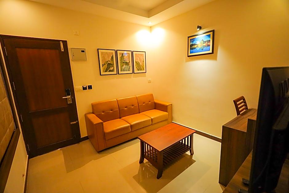 Metro Plaza Hotel by RAK Rooms