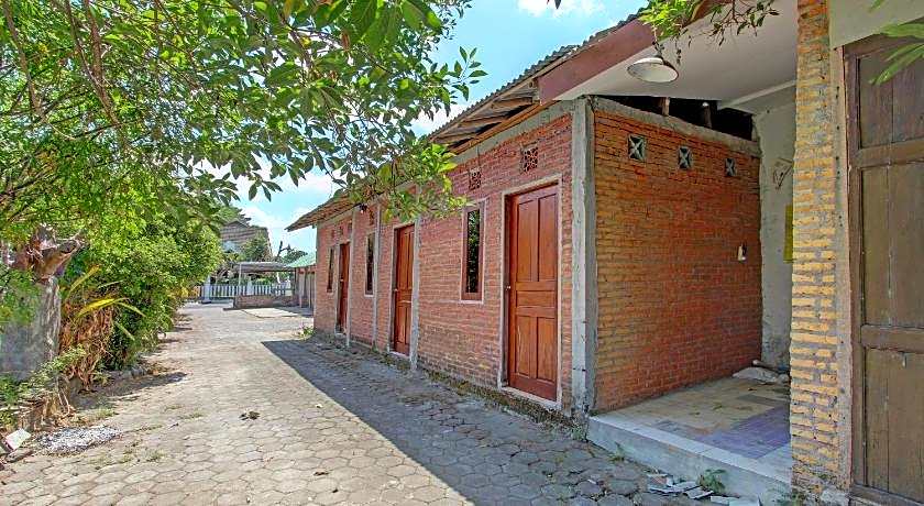 OYO Life 93010 Omah Bareng Syariah Sambisari