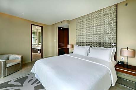 Premium King Room
