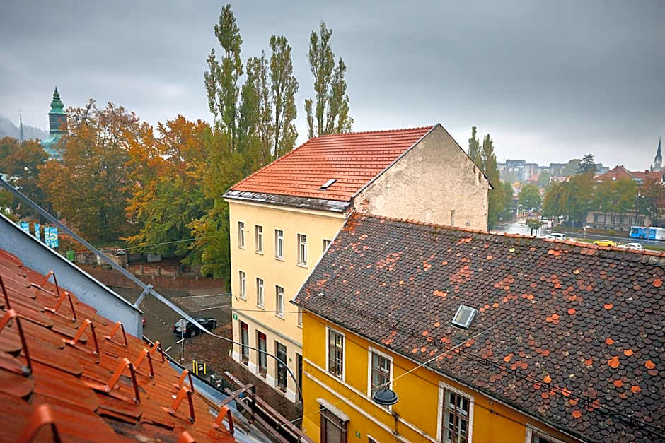 Hotel Mrak