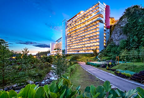 Le Eminence Puncak Hotel Convention and Resort