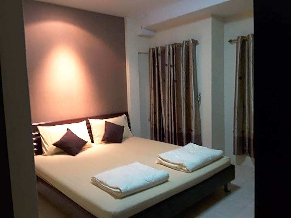 Fueangfu Home Hostel