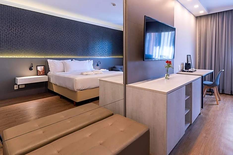 Photo 1 of 8 of Premium 1 Queen Bed