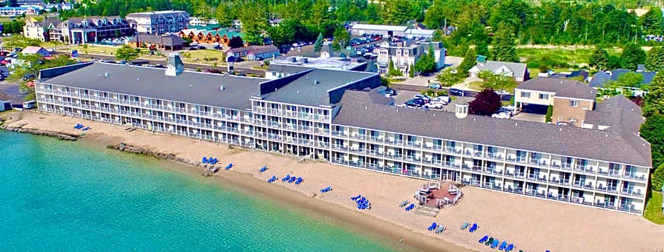 Hamilton Inn Select Beachfront Mackinaw City
