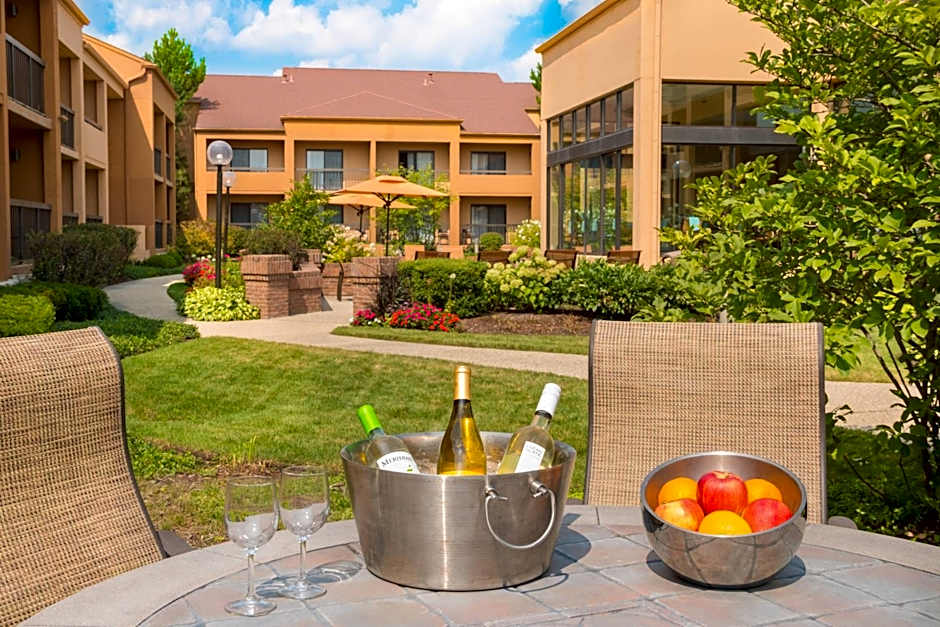 Courtyard by Marriott Chicago Deerfield