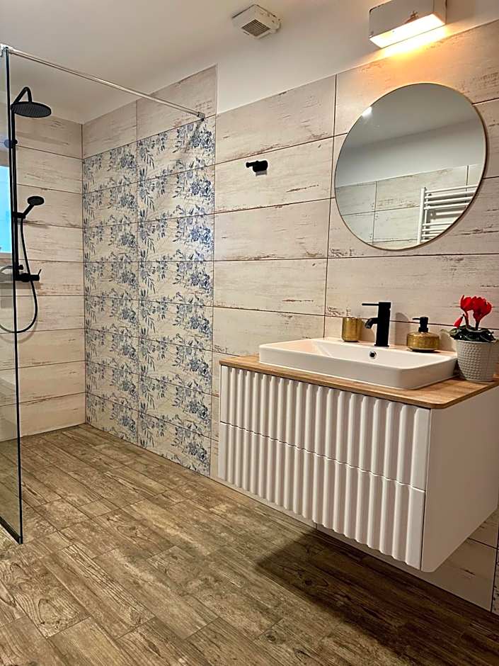 Hisa Rejmr with private parking