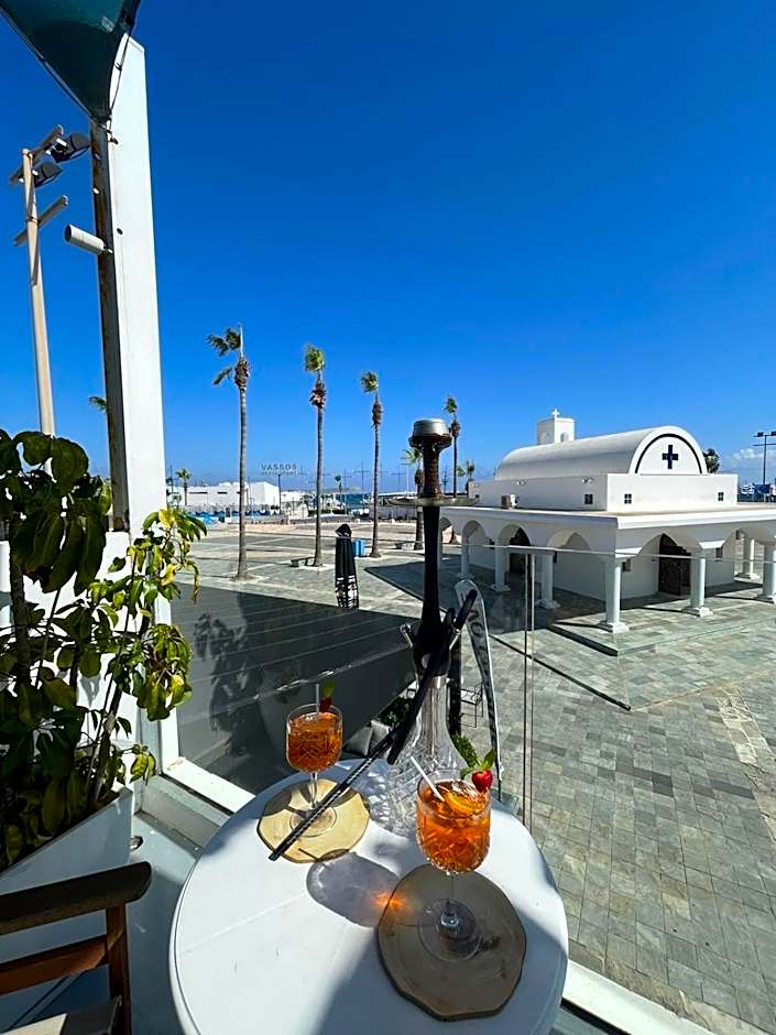 Ocean Dreams Suites - By the Harbour