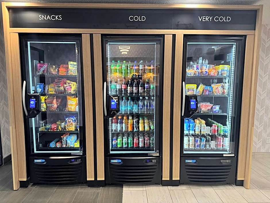 Days Inn & Suites by Wyndham Wausau