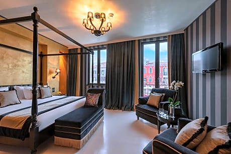 Suite, Canal View (1 Double Bed and 2 Twin Sofa Beds)