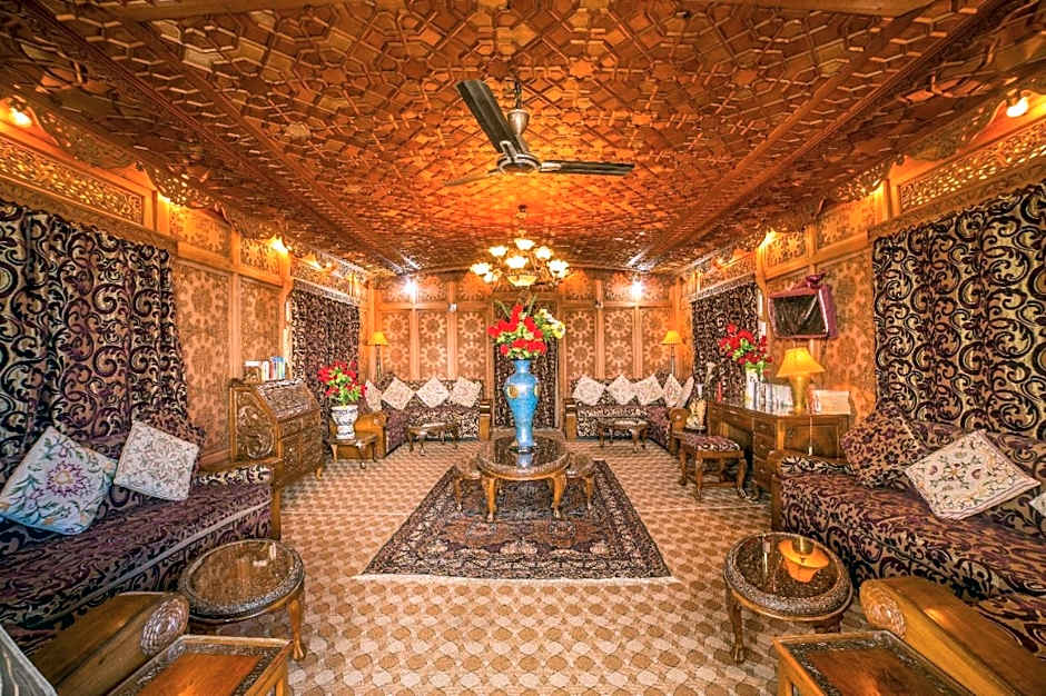 Swan Group of Houseboats, Golden Dal Lake