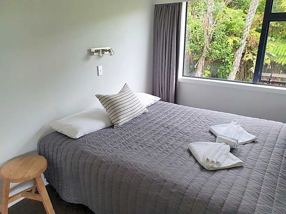 Bay Vista Waterfront Motel