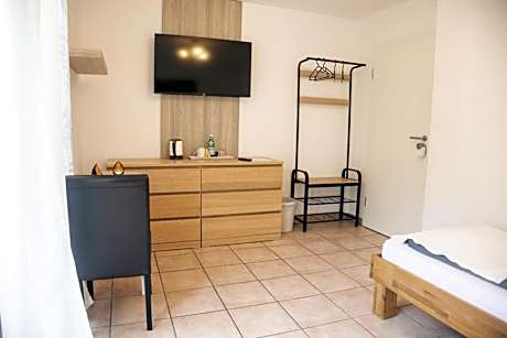 Single Room with Shared Bathroom