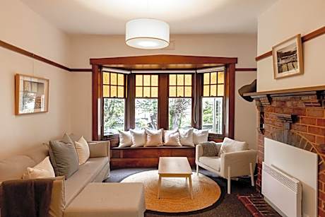 Buckley's Rest - 2 Bdrm Apartment in Battery Point