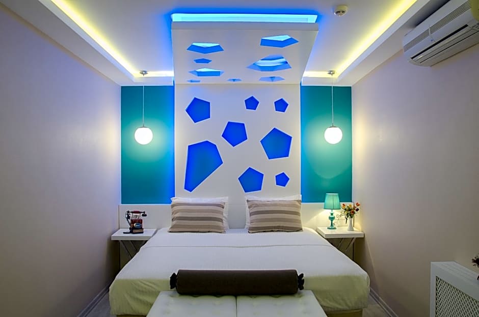 Photo 1 of 9 of Triple Room