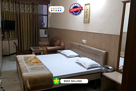 Goroomgo Hilroz Amritsar